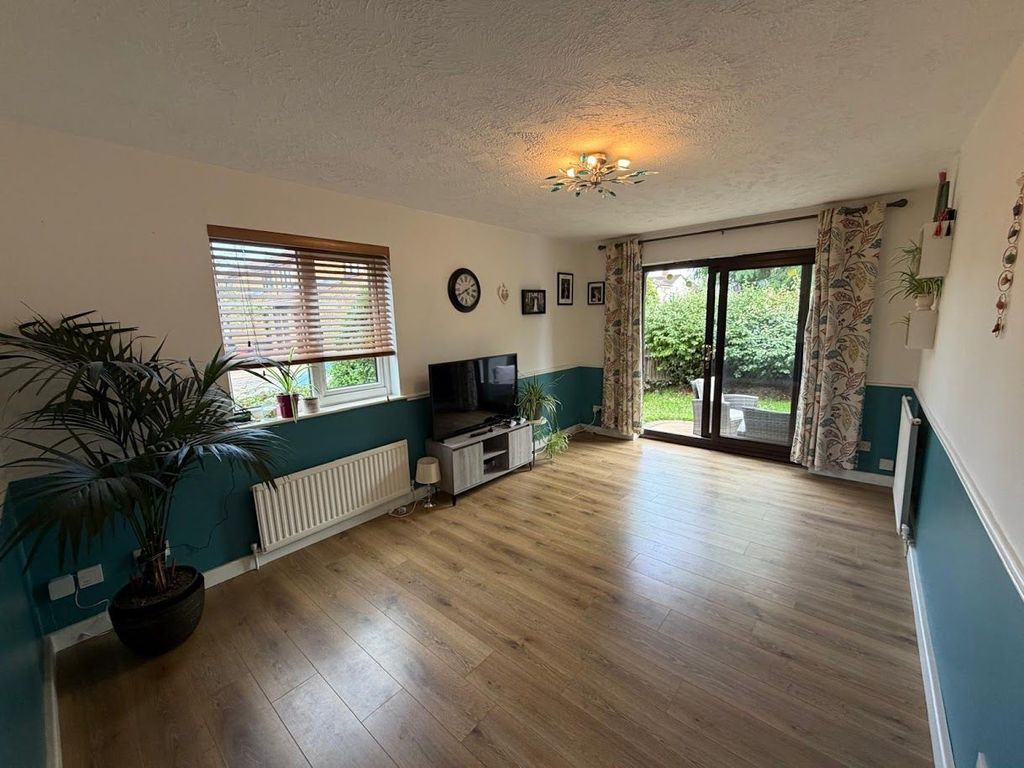 Property photo 3 of 6