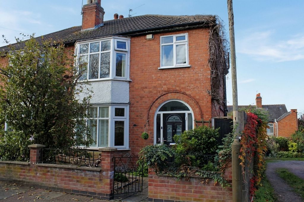 Property photo 1 of 39