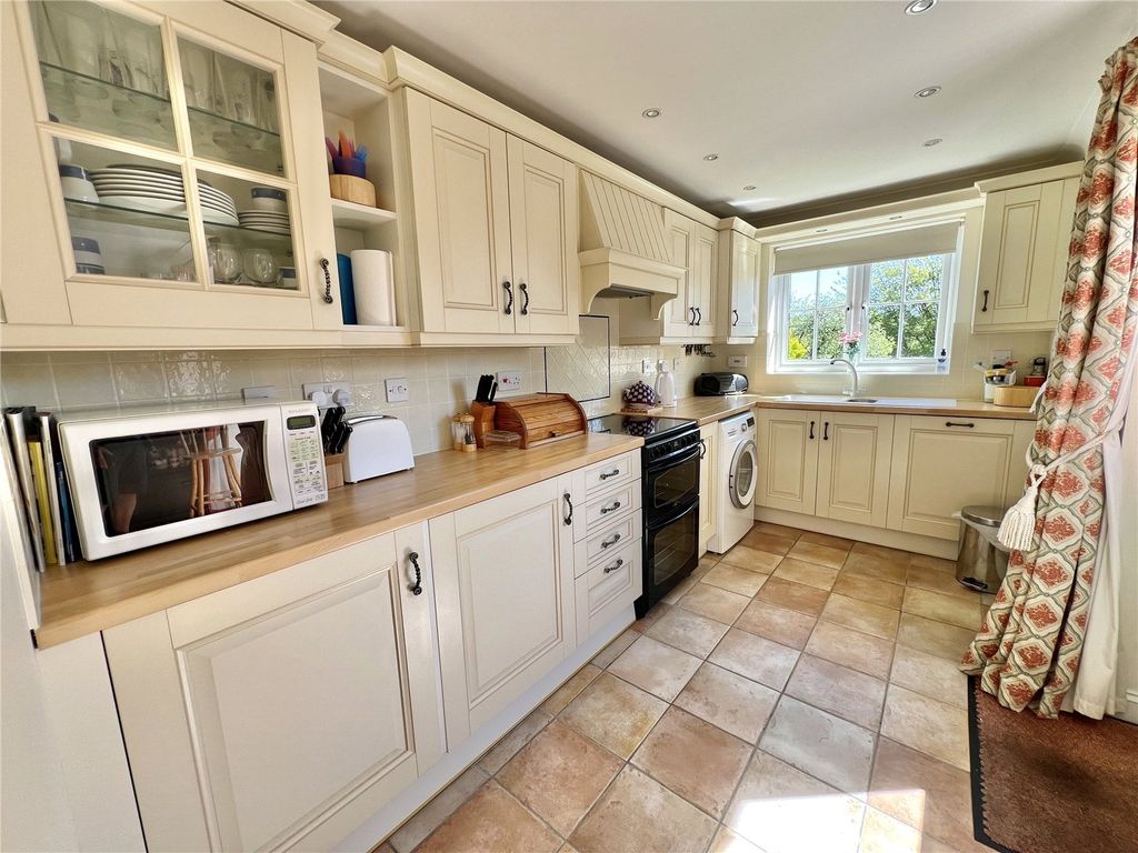 Property photo 3 of 16 Picture No. 14