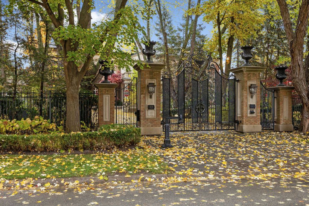 Property photo 2 of 39