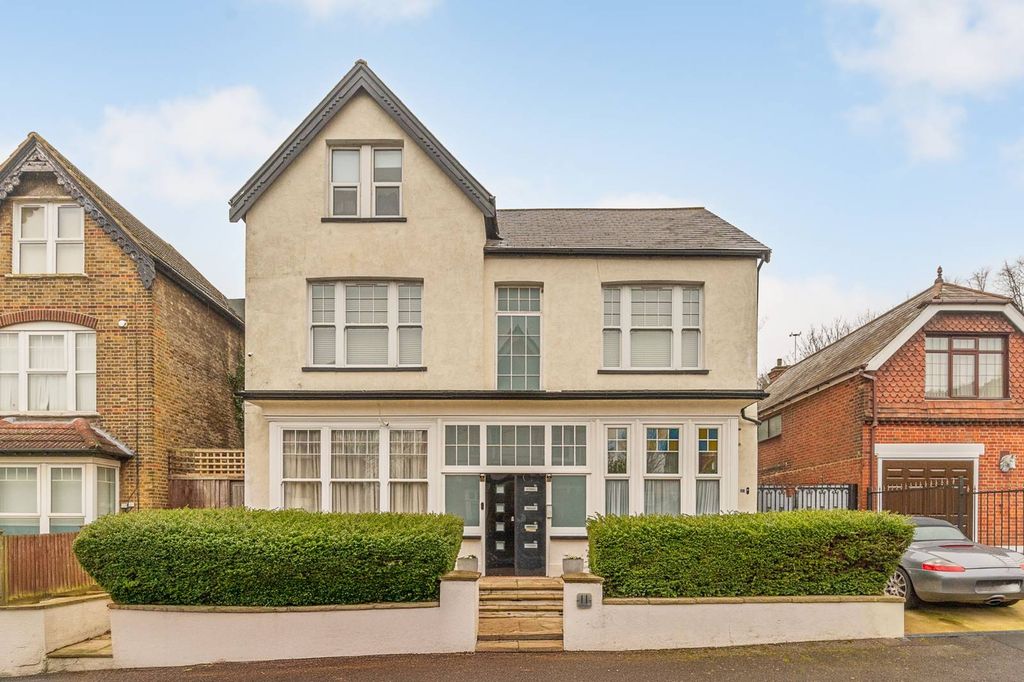 Property photo 1 of 8