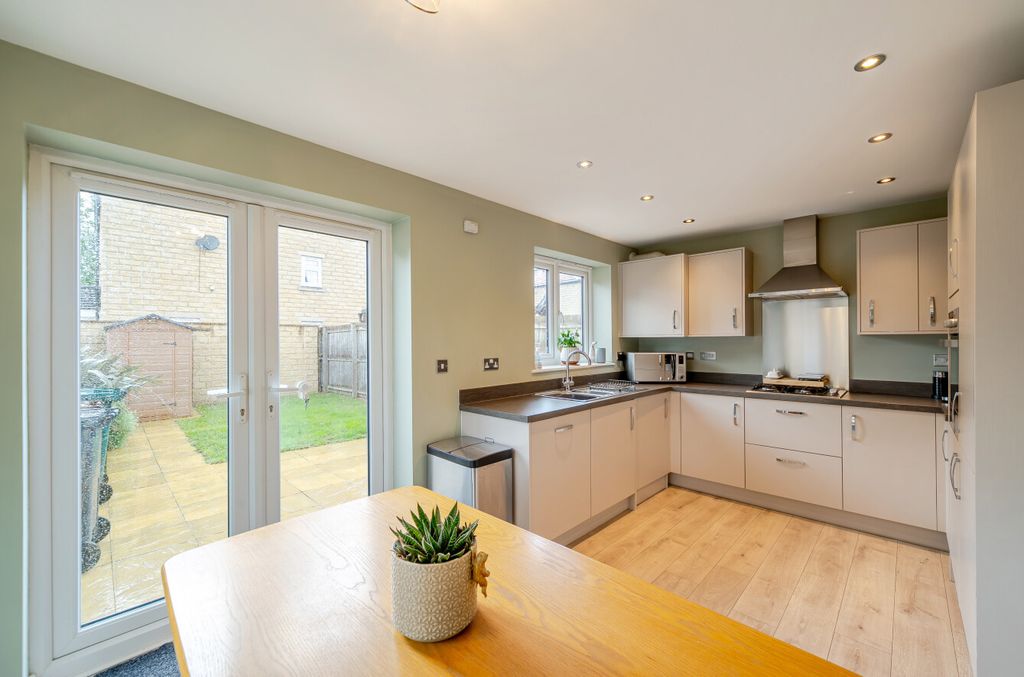 Property photo 2 of 19 1463716-14-6A0643...