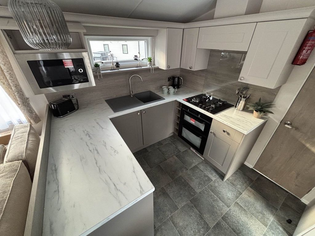 Property photo 3 of 4 Willerby Salisbury At Waters Edge Country Park