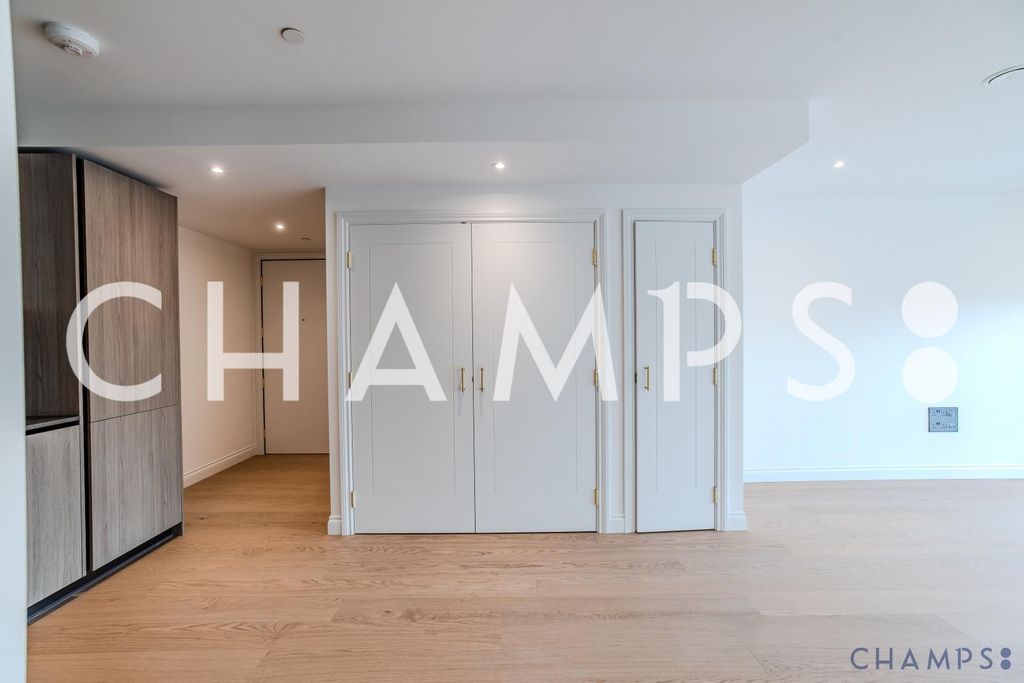 Property photo 3 of 8 Gallery