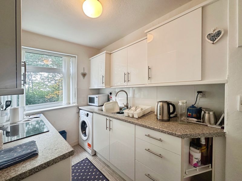 Property photo 3 of 8 Photo 7