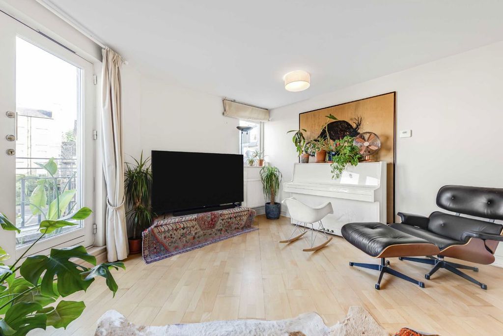 Property photo 3 of 8