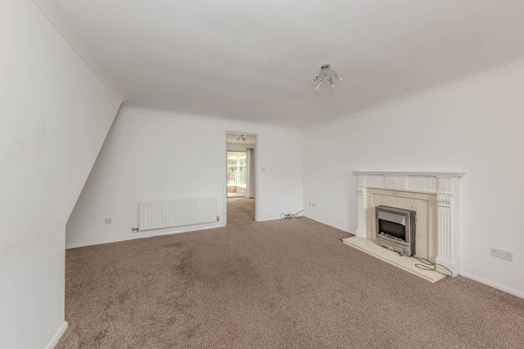 Property photo 2 of 25