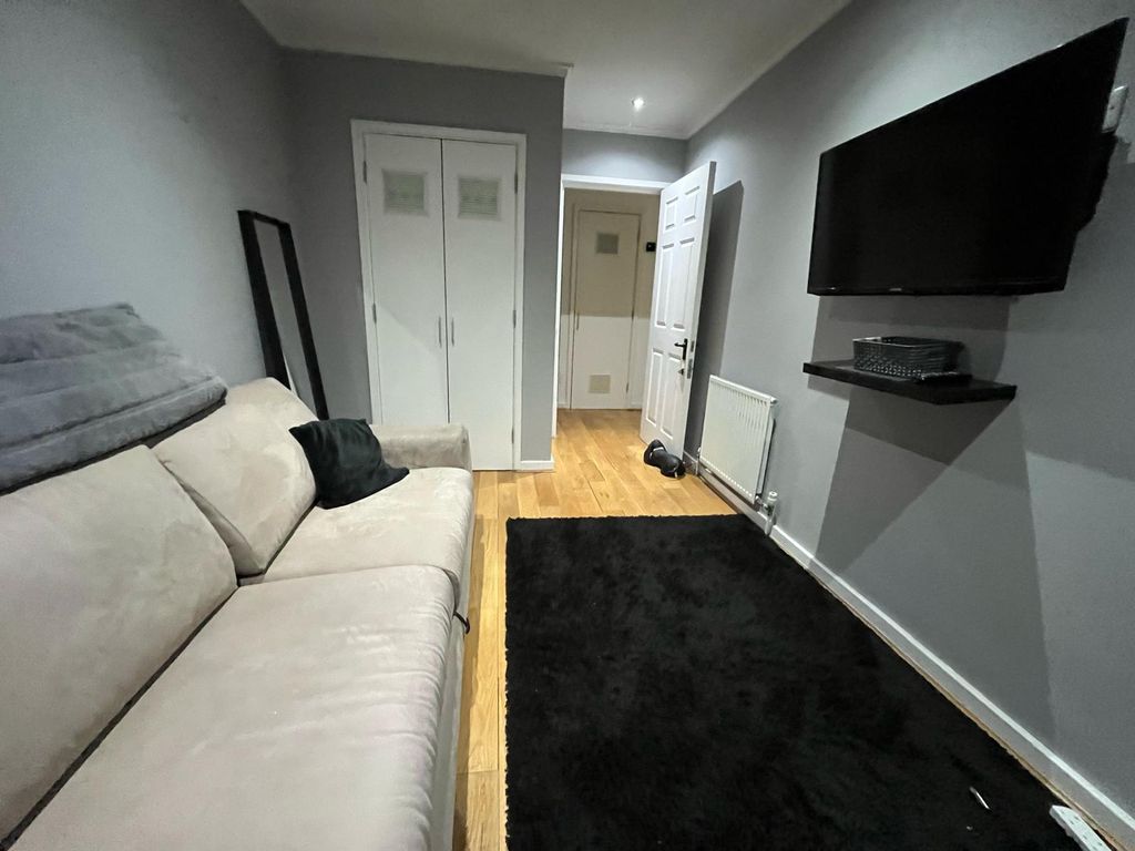 Property photo 3 of 3