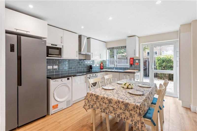 Property photo 2 of 16 Picture No. 13