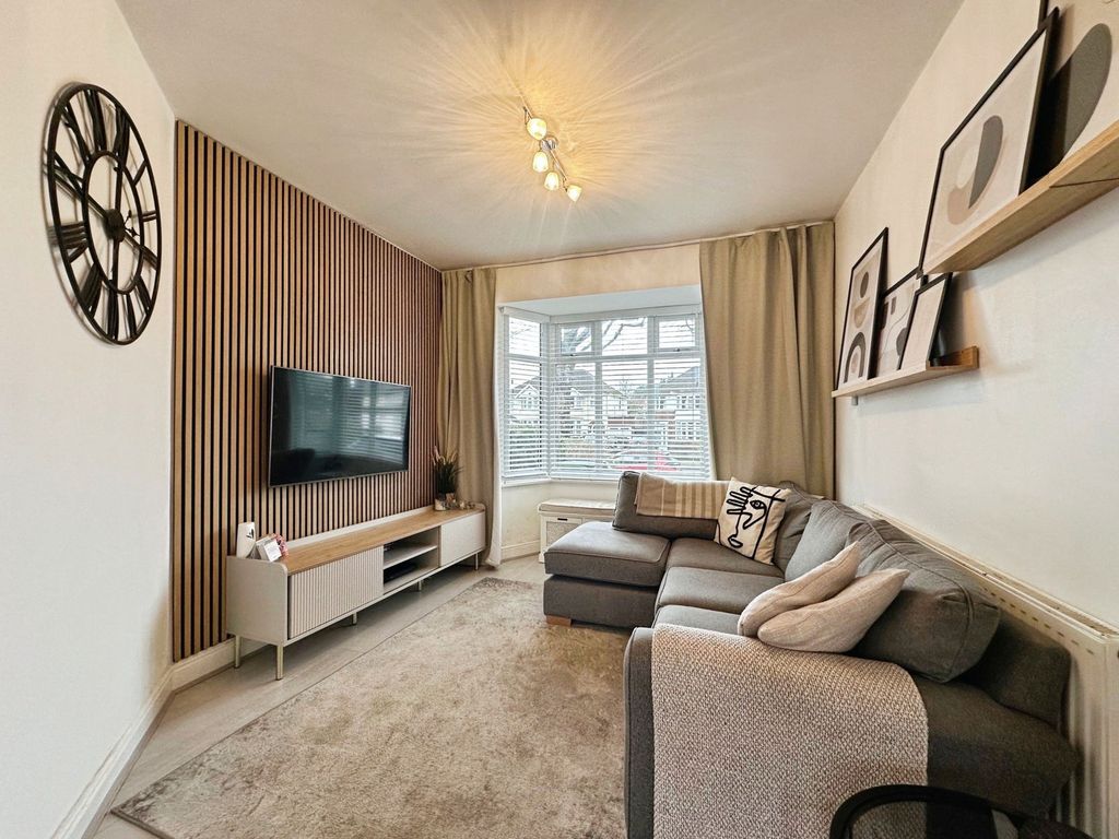 Property photo 3 of 31