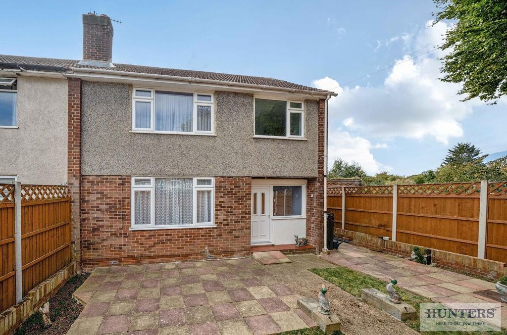 Property photo 1 of 18 External