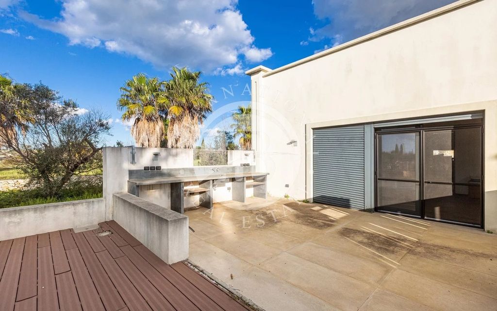 Property photo 3 of 39