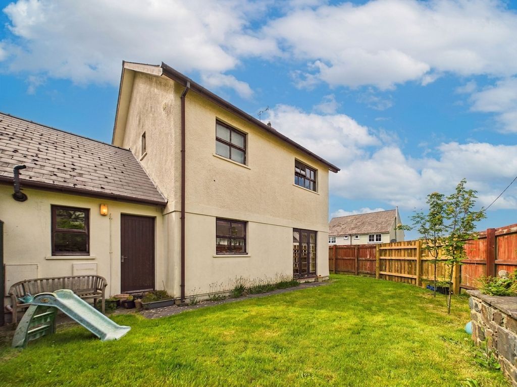 Property photo 2 of 32
