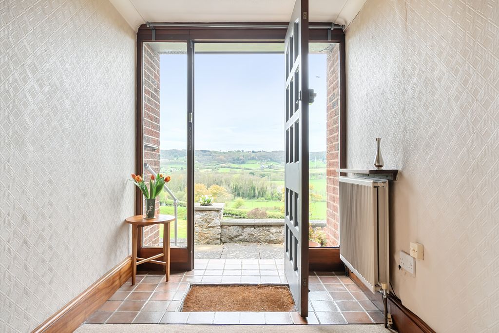 Property photo 2 of 18 1434761-2-69d7Ea394Dac7