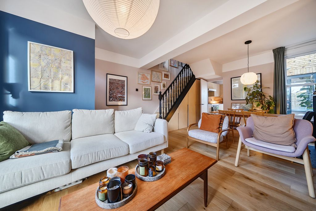 Property photo 2 of 20 1397260-10-696A40...