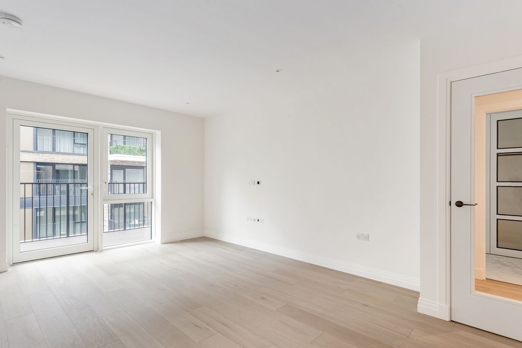 Property photo 1 of 16 Flat 27, Westwood...