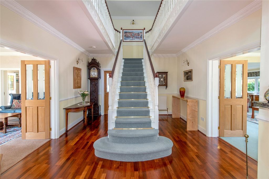 Property photo 2 of 27 Staircase