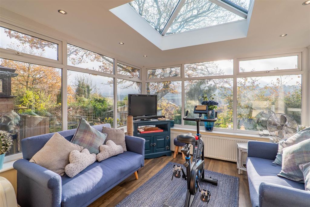 Property photo 3 of 30 Conservatory