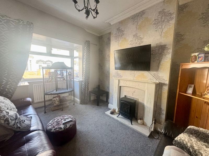 Property photo 3 of 9 Lounge