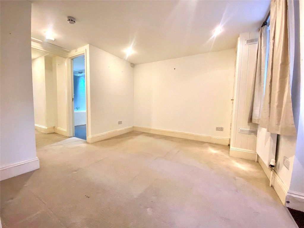 Property photo 3 of 9 Living Area