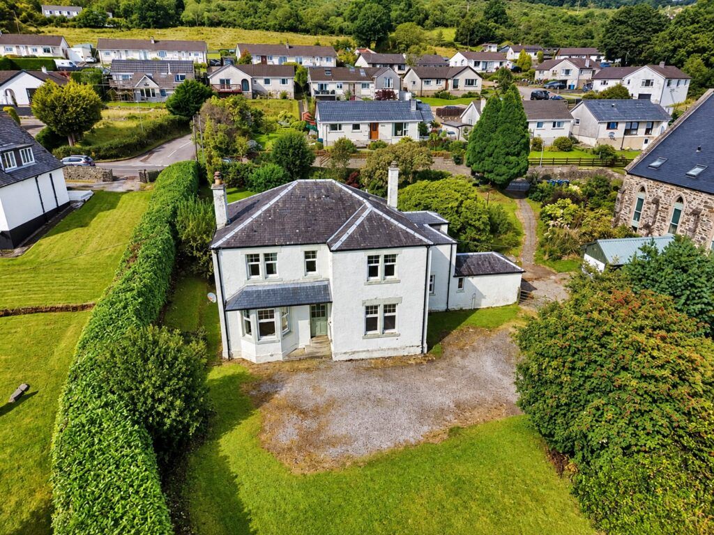Property photo 2 of 39