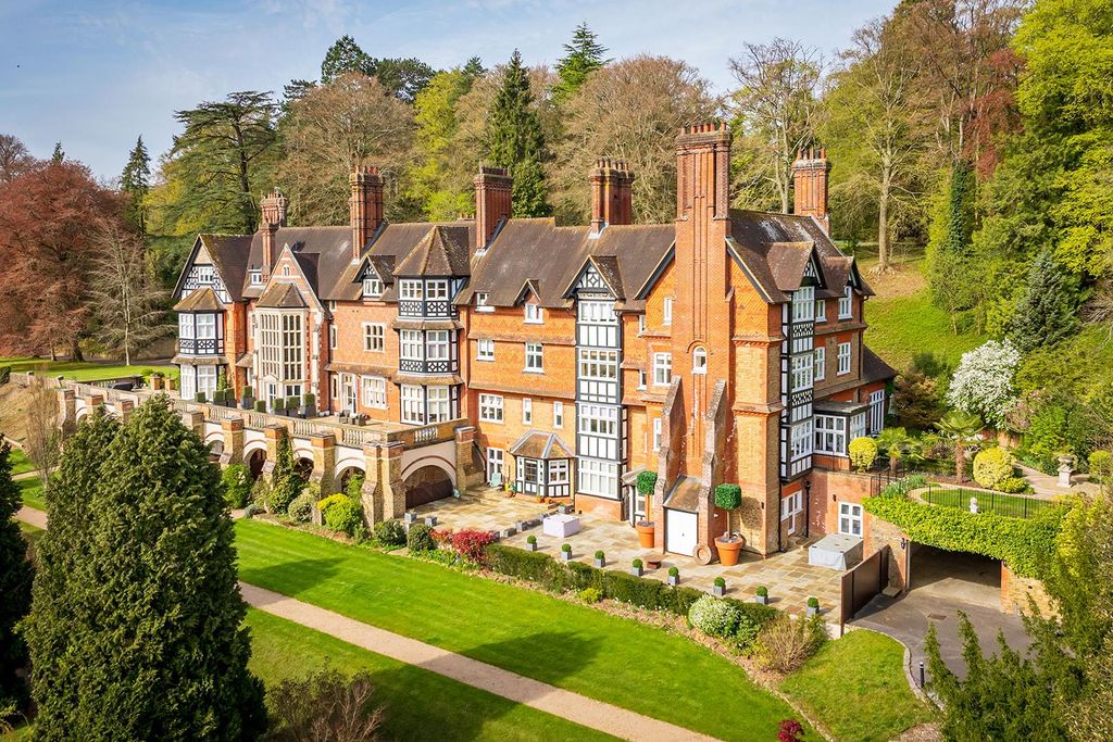 Property photo 1 of 37 8_Snowdenham_Hall-28.Jpg