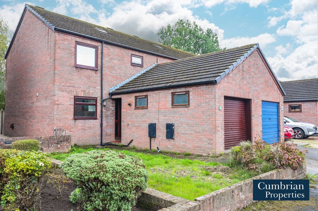Property photo 1 of 17 External