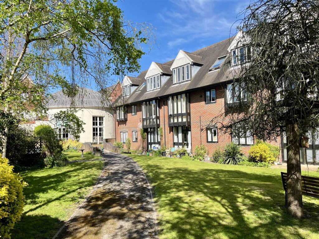 Property photo 1 of 12