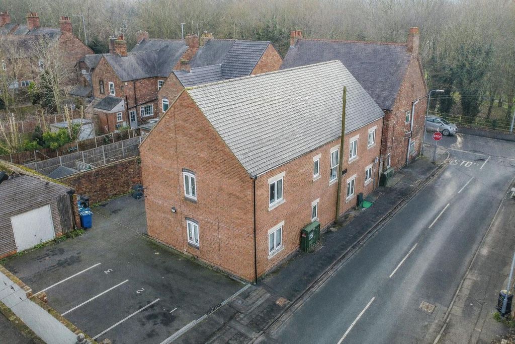 Property photo 1 of 12 Overhead.Png