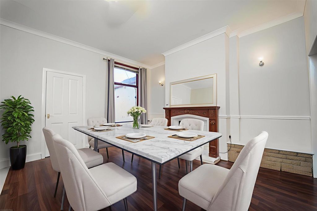 Property photo 3 of 21 Plm5-N_Xau2ee6Vy7Wf2Xa - Dining Room - Standard -