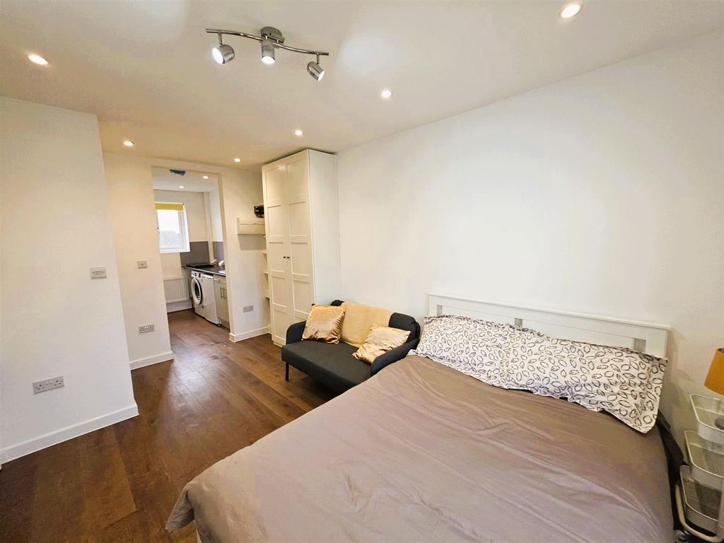 Property photo 1 of 7 Main