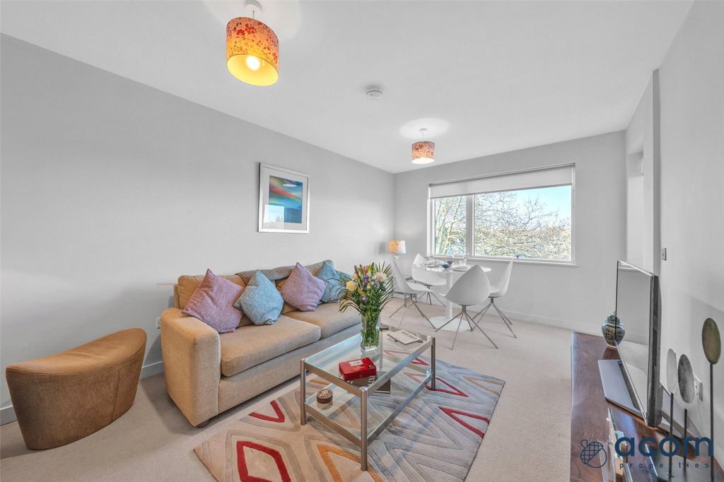 Property photo 3 of 13 Picture No. 01