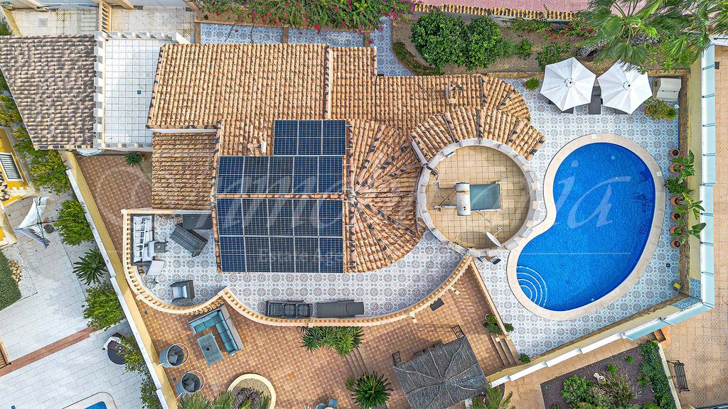 Property photo 3 of 60