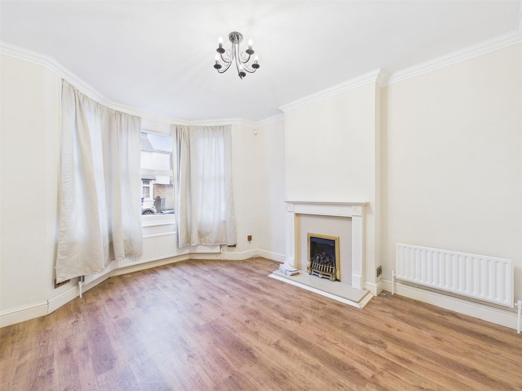 Property photo 2 of 11 Cam02885G0-Pr0558-Still007.Jpg