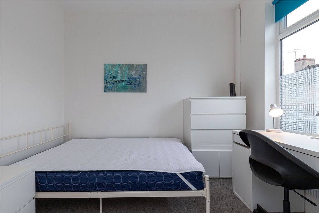 Property photo 1 of 9 Room 1