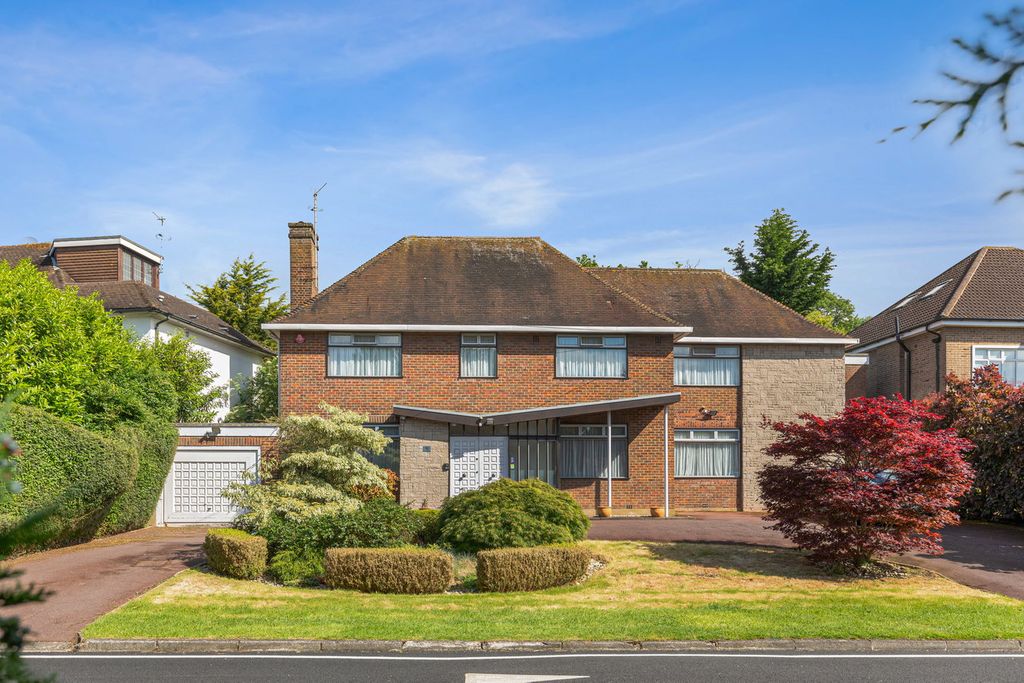 Property photo 1 of 12