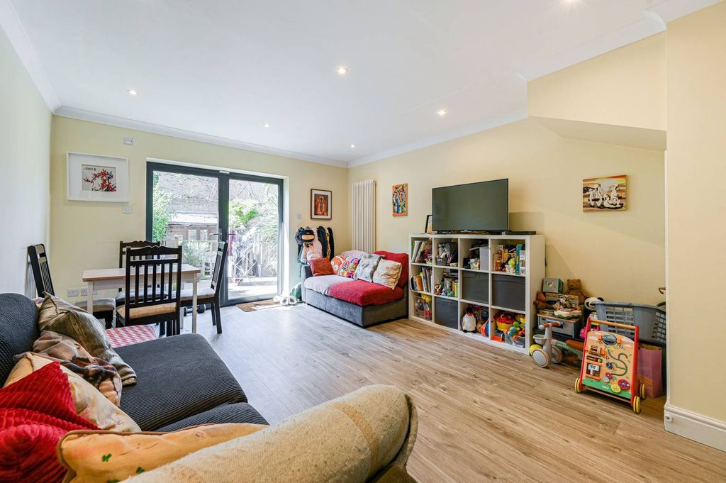 Property photo 1 of 24