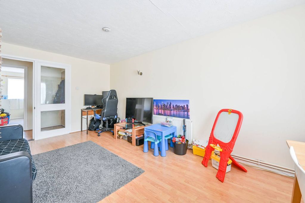 Property photo 2 of 7