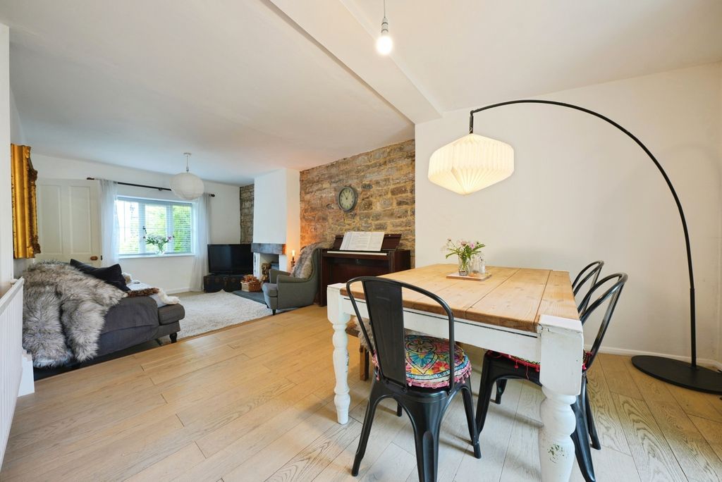 Property photo 3 of 19 Pbox-Img.Jpg