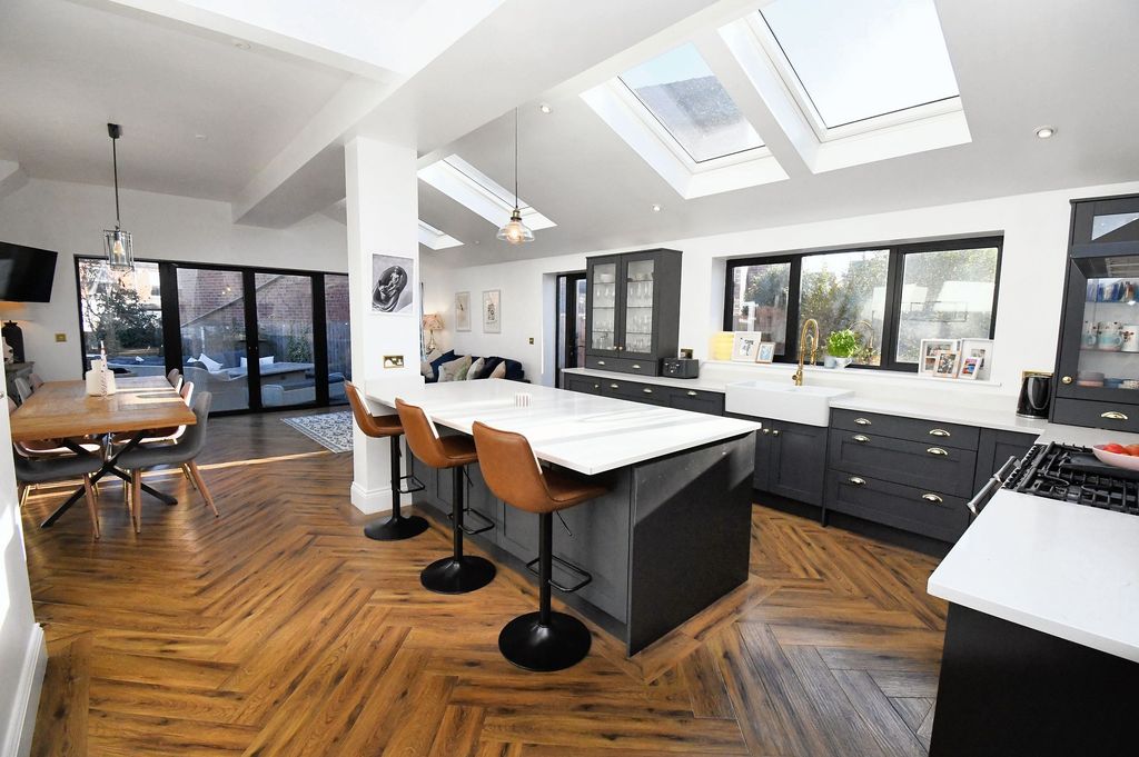 Property photo 3 of 55