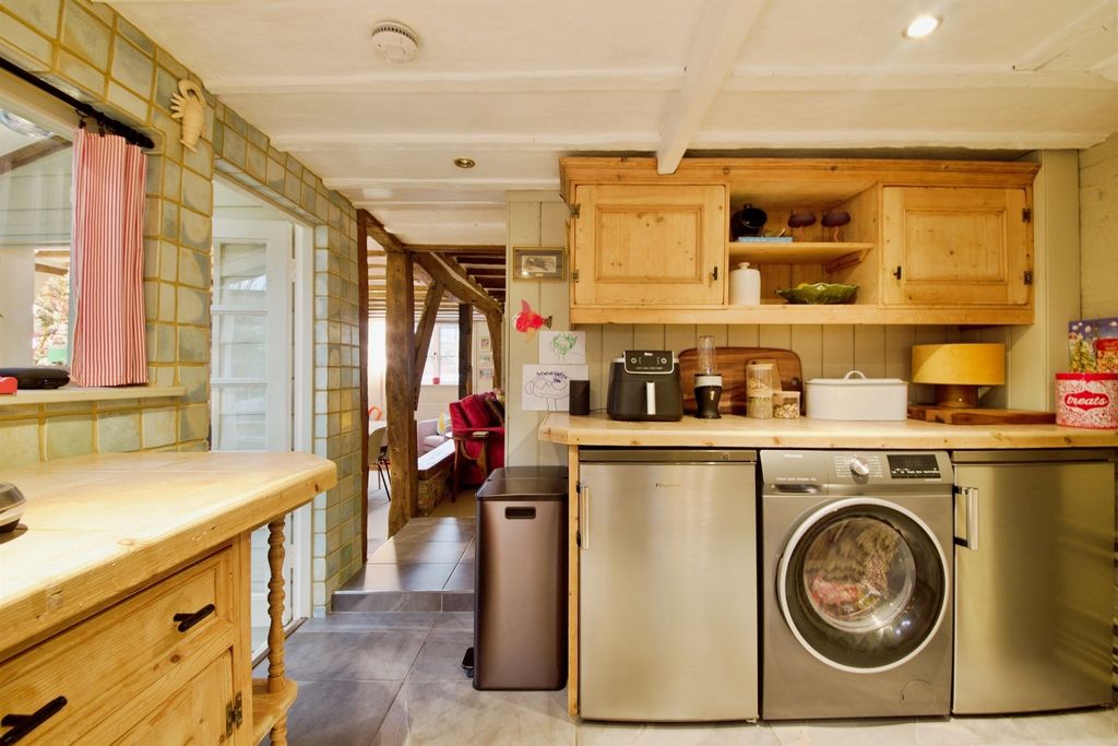 Property photo 3 of 18