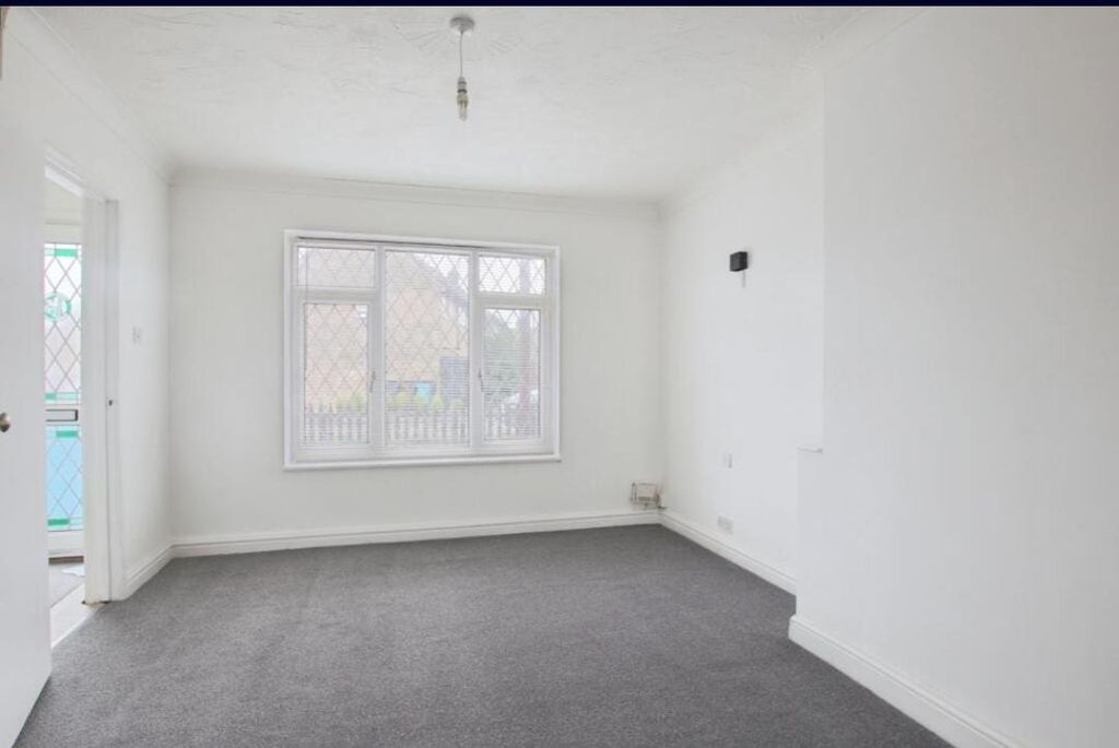 Property photo 3 of 8 Gallery