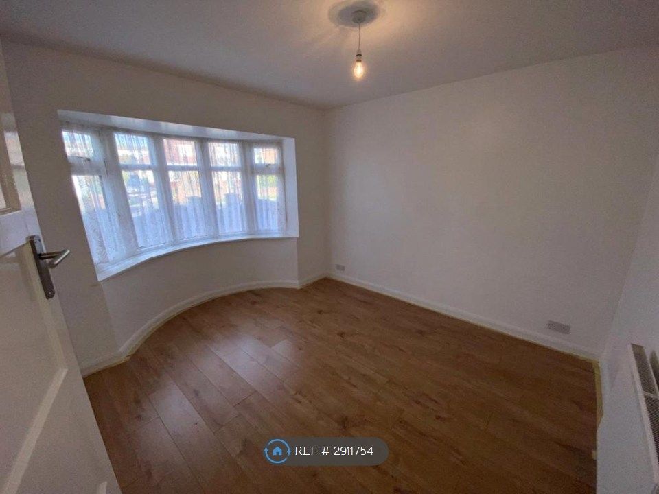 Property photo 3 of 14 Bedroom 1