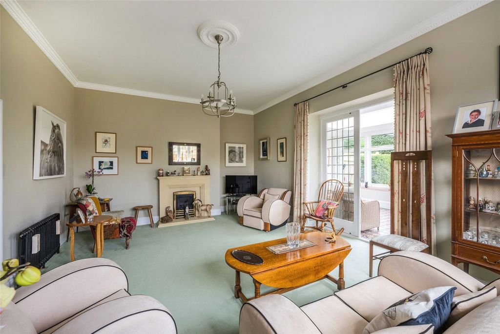 Property photo 3 of 21 Drawing Room
