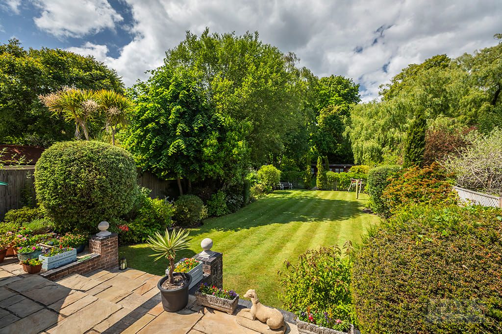 Property photo 2 of 38