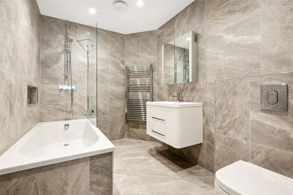 Property photo 2 of 10 Picture No. 18