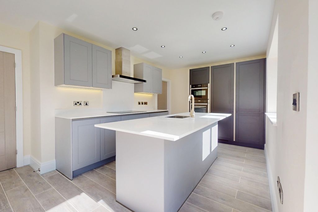 Property photo 3 of 36 5099585