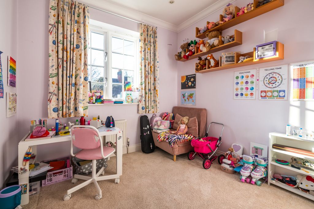 Property photo 1 of 28