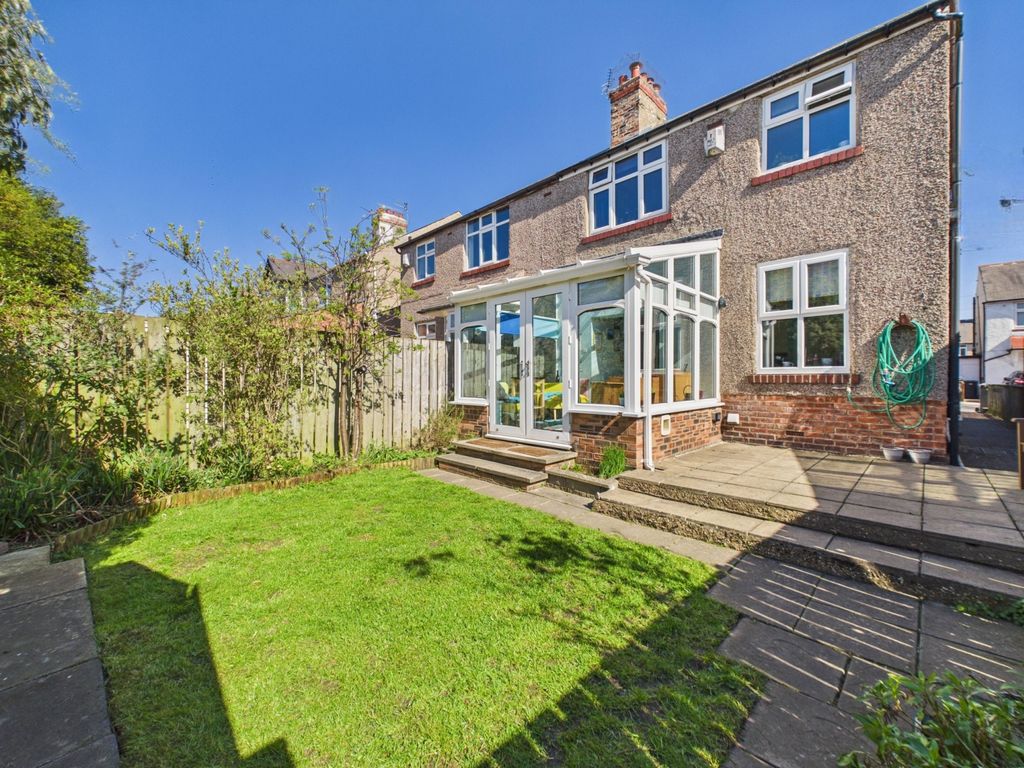 Property photo 3 of 13 Cam02195G0-Pr0100-Still026