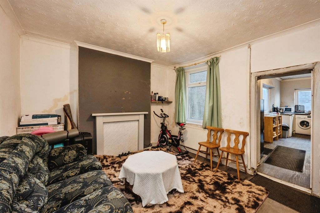 Property photo 3 of 16